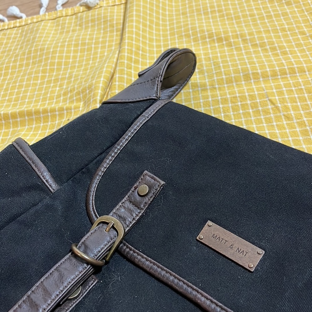 MATT&NAT crossbody messenger purse